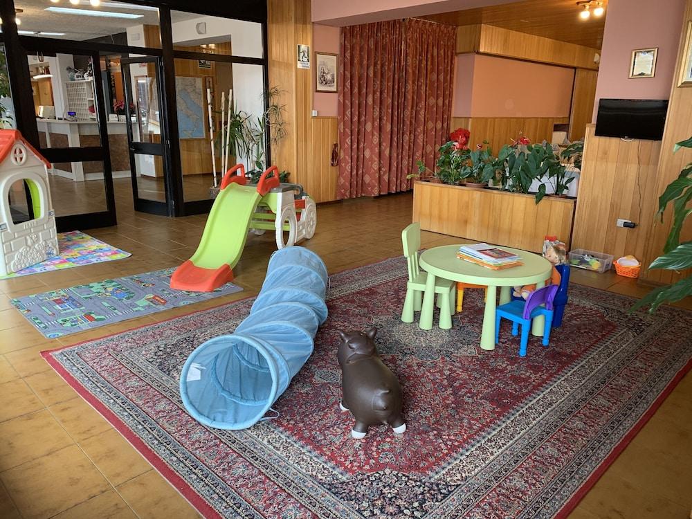 Hotel Sancamillo Dimaro Exteriör bild