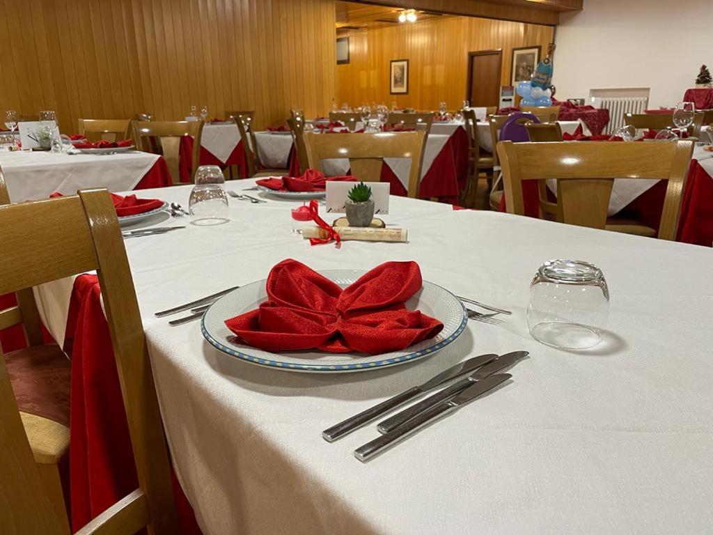 Hotel Sancamillo Dimaro Exteriör bild
