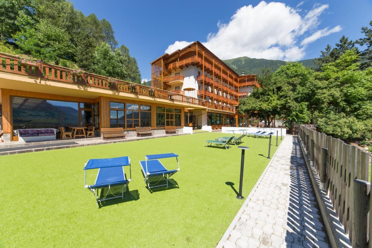 Hotel Sancamillo Dimaro Exteriör bild